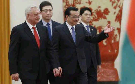 李克強(qiáng)與白俄羅斯總理米亞斯尼科維奇舉行會(huì)談