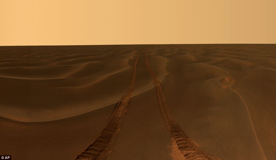 火星車圖片展在美開幕 十年火星旅程精彩無(wú)限（組圖）