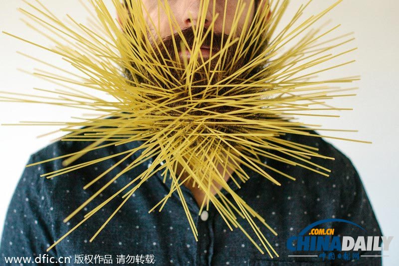 美畫家大胡子威力無窮 “吸附”意面糖果展百變?cè)煨? style=