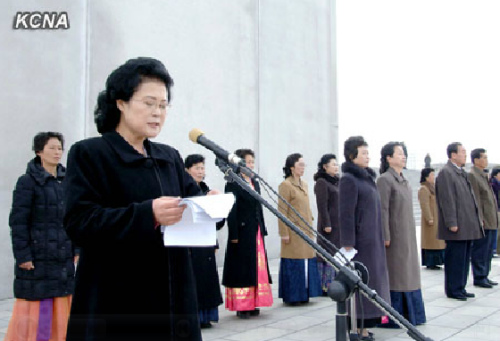 朝群眾團(tuán)體集會(huì)慶金正恩任勞動(dòng)黨第一書(shū)記一周年