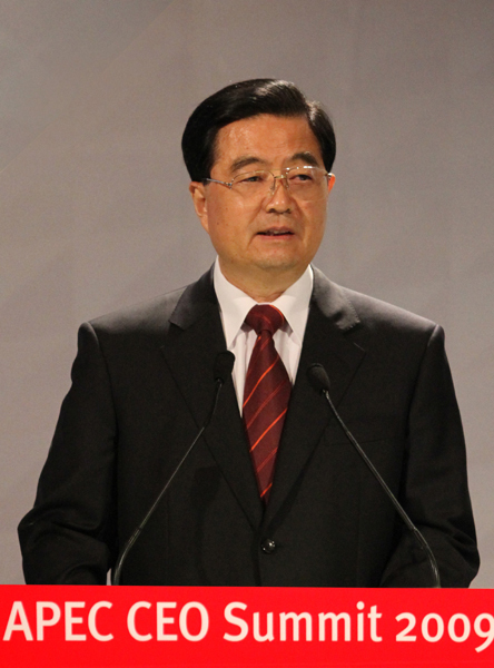 深化友好合作　合力應(yīng)對挑戰(zhàn)——外交部長楊潔篪談胡錦濤主席訪問馬來西亞、新加坡并出席亞太經(jīng)合組織第十七次領(lǐng)導(dǎo)人非正式會議