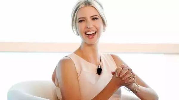 特朗普的大女兒伊萬卡的演講，第一秒就愛上了她