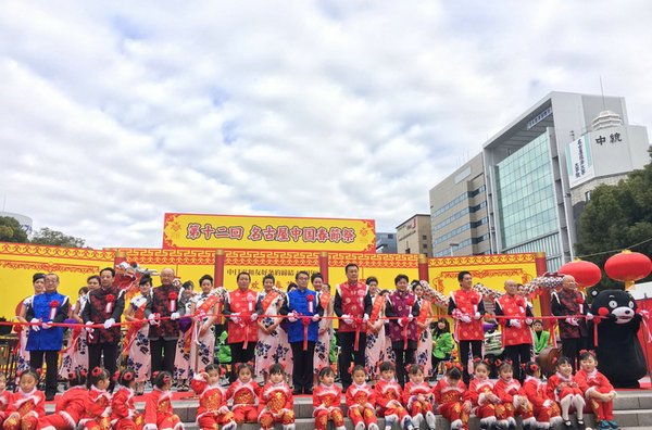 這些年，春節(jié)已經(jīng)走出國門，各國都在跟我們一起過年