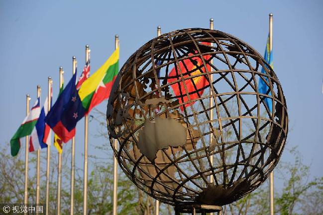 我們回顧了博鰲亞洲論壇十八年上百個(gè)主題，發(fā)現(xiàn)……