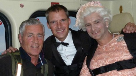 倫敦奧運(yùn)開(kāi)幕式邦德扮演者跳傘遇難