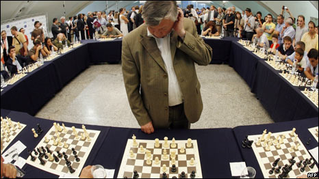 Chess Grandmaster Rematch 兩位超級(jí)象棋大師25年后再戰(zhàn)
