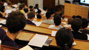 生活艱難 半日制學(xué)生減少