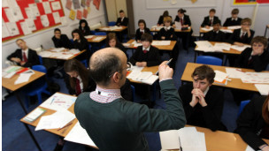 調(diào)查：教師工資應(yīng)與工作表現(xiàn)掛鉤