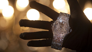 The world's priciest watch 價(jià)值三千萬元的手表