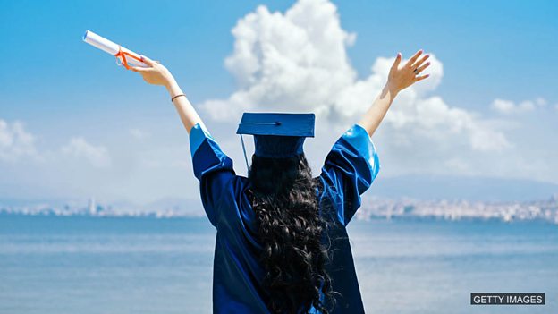 Degrees to make you rich 英國：學(xué)歷和收入之間的關(guān)系