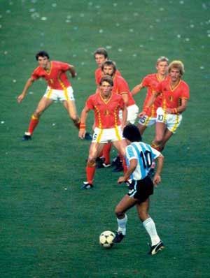 Messi VS Maradona 梅西能否成為馬拉多納第二？