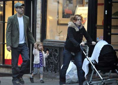 盤(pán)點(diǎn)好萊塢那些未婚生子的明星們