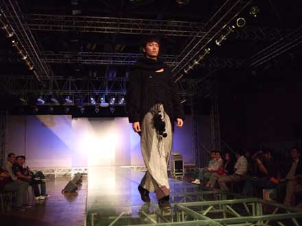 浙江理工大學(xué)上演“時裝秀”