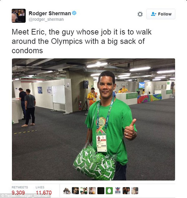 里約奧運(yùn)村發(fā)安全套的小哥火了