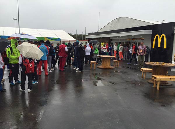 被運(yùn)動員吃哭了！奧運(yùn)村免費(fèi)麥當(dāng)勞宣布限購