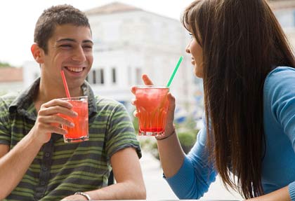 揭秘：女人是否喜歡你？看眼神就知道