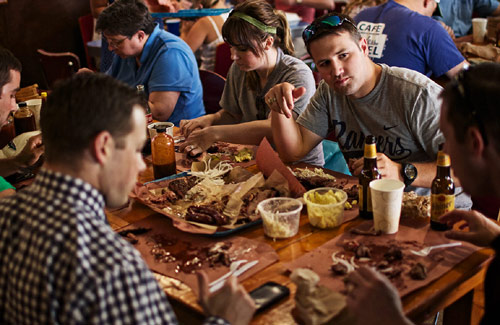 什么是“飯桌金融”？
