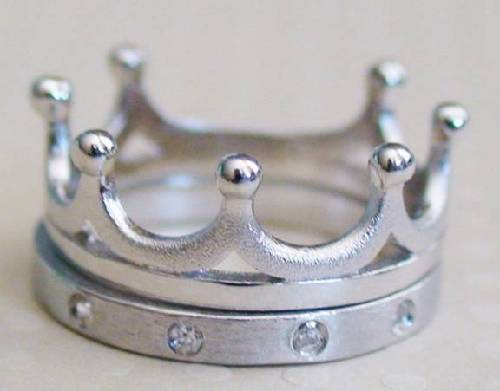 你的男朋友給你買過(guò)“消氣戒指”嗎？