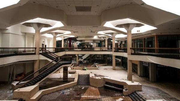 在美國，購物中心已死？