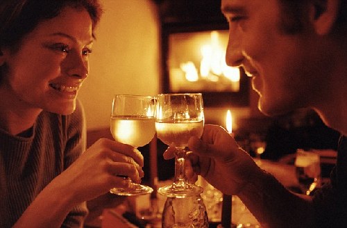 想要吸引異性？喝杯紅酒吧
