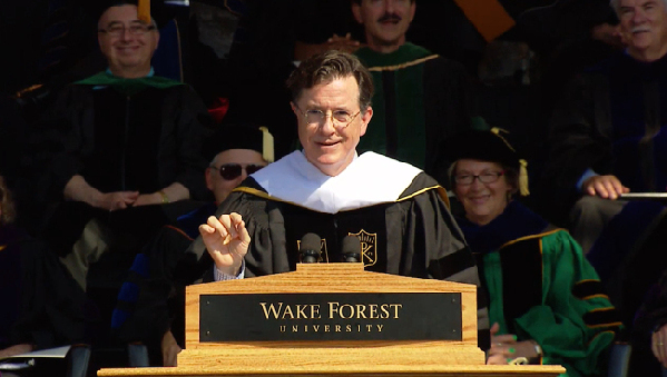 維克森林大學(xué)畢業(yè)典禮演講 聽(tīng)“扣扣熊”講段子