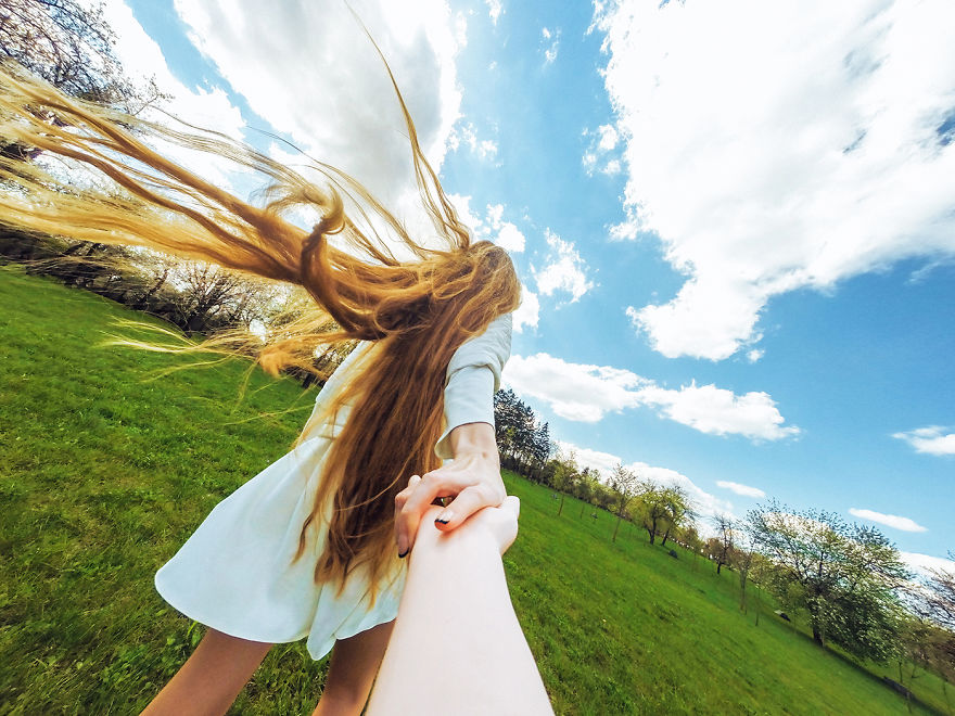 這組“帶你看世界”系列，男主竟是他