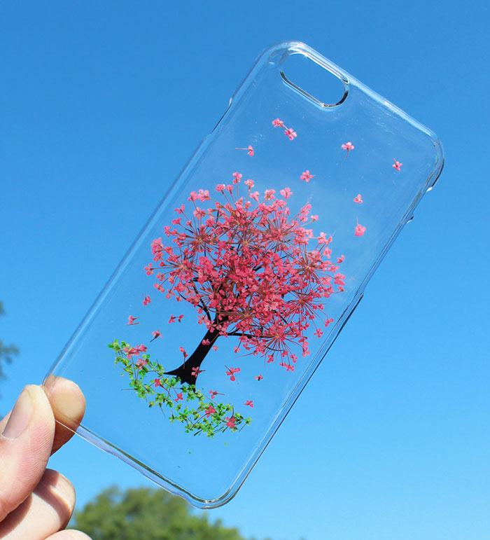 用鮮花做成的手機(jī)殼你見(jiàn)過(guò)嗎？（組圖）