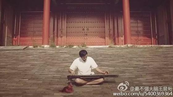 像最強(qiáng)大腦“水哥”這樣的神級人物，要用怎樣的英文詞來形容