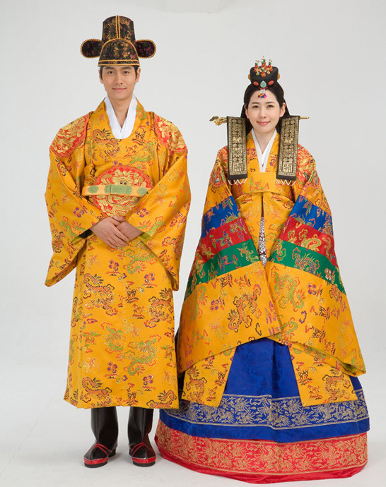 世界各地的傳統(tǒng)結(jié)婚服飾長(zhǎng)啥樣？（組圖）