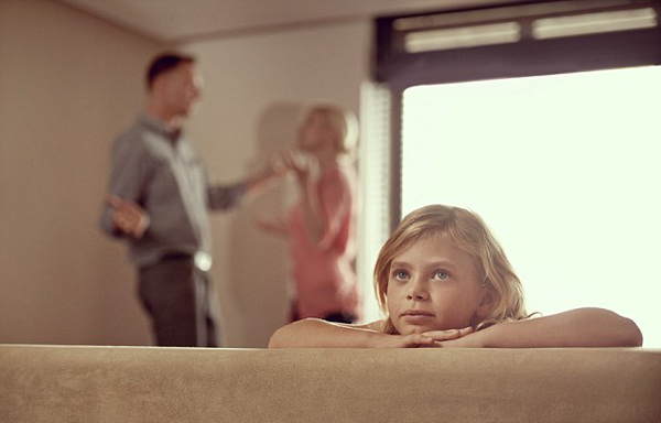 當(dāng)兒子面罵他爸，意大利媽媽被罰三萬歐元