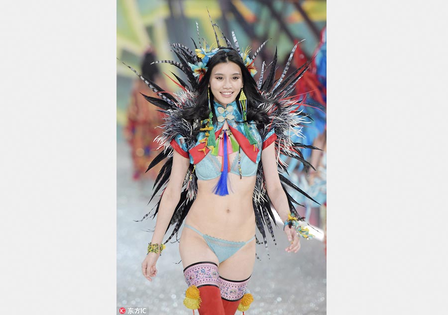 2016維密內(nèi)衣秀：金小妹吉吉成全場(chǎng)焦點(diǎn)（組圖）