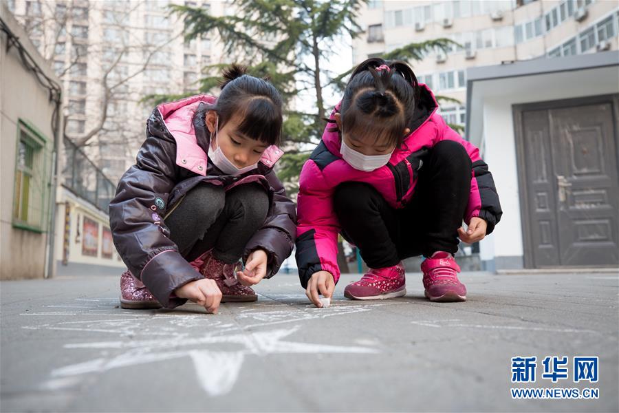 2016，孩子和這個(gè)世界：觸動(dòng)人心的瞬間（組圖）