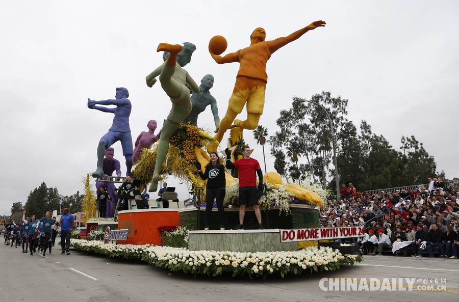 “孫悟空”、“小王子”花車(chē)亮相美國(guó)玫瑰花車(chē)大游行（組圖）