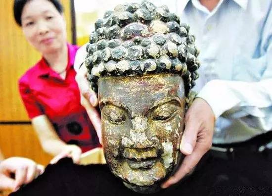 “小心地滑倒”？雷人翻譯終于有人管了，國家給出公共場所英譯標準答案！