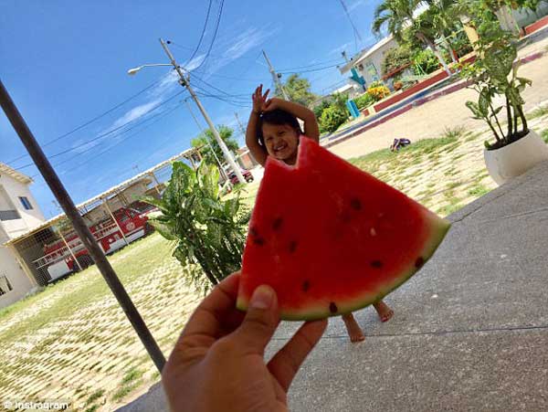 清涼一夏！魔性“西瓜裙”風(fēng)靡社交網(wǎng)絡(luò)