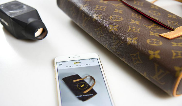 有了這款便攜式真?zhèn)舞b定儀，再也不用擔(dān)心買(mǎi)到假包了