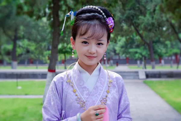 小戲骨版《紅樓夢》演技炸裂，眼角眉梢都是戲，哪個萌娃最得你心？