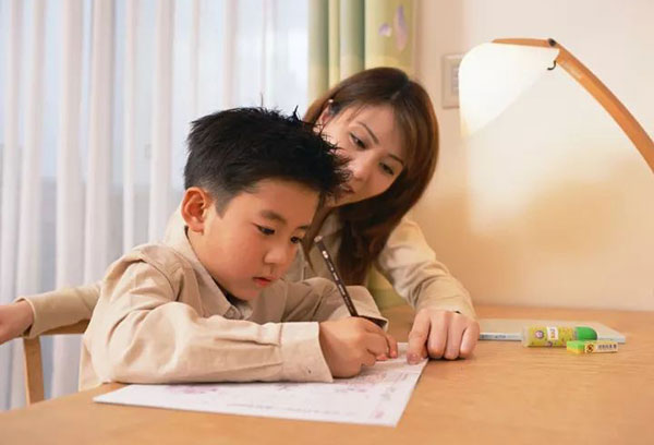 沒(méi)有博士文憑、高管履歷，你也想競(jìng)選小學(xué)“家委會(huì)”？