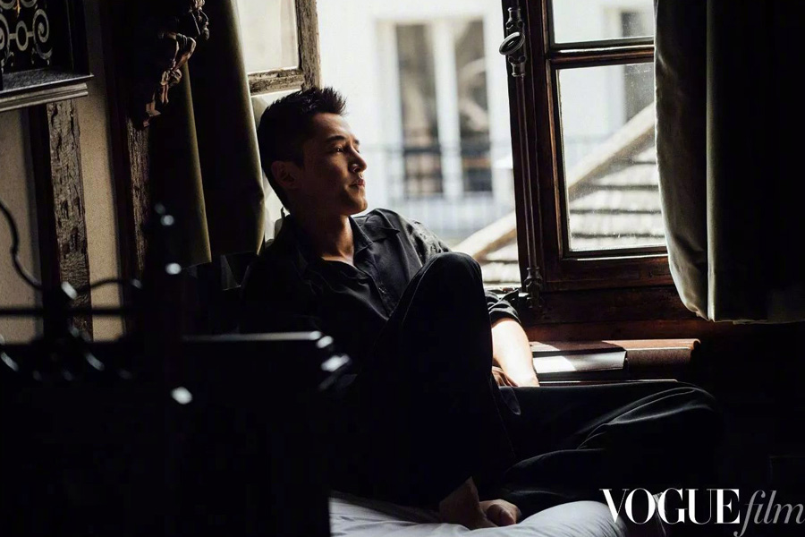 胡歌周迅合體拍時裝短片 演繹邂逅與離別似經(jīng)典電影（組圖）