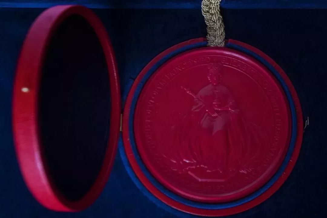 哈里王子本周六大婚，英國王室“結(jié)婚證”長啥樣？