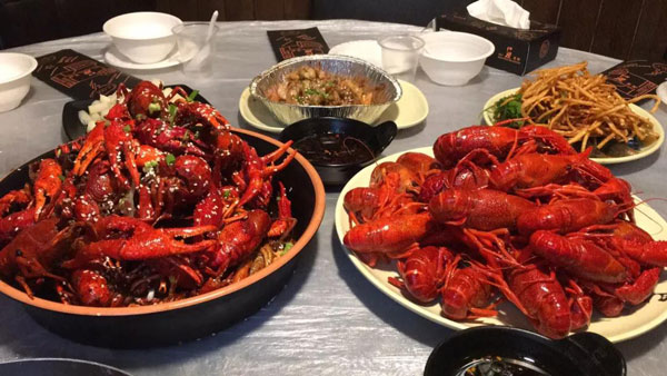 小龍蝦”的英語是small lobster嗎？