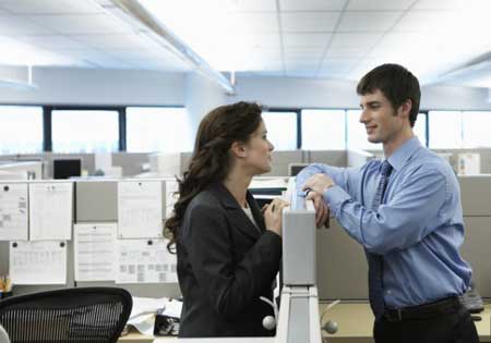 調(diào)查：法國流行辦公室戀情