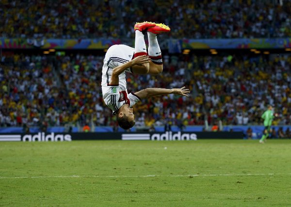 球進(jìn)了！Goooooal！世界杯慶祝方式大盤點(diǎn)（組圖）
