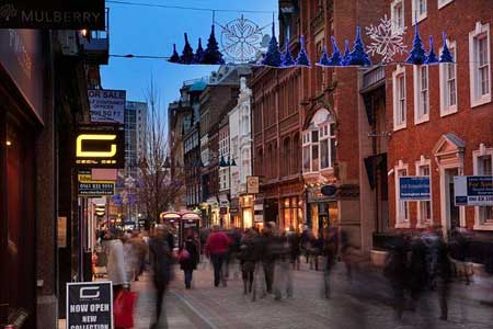 中國(guó)游客引領(lǐng)英國(guó)圣誕購(gòu)物大狂歡