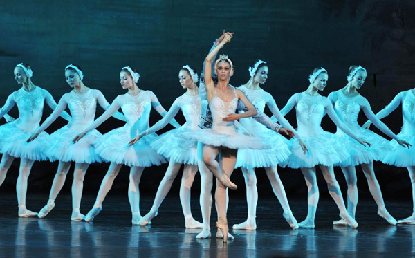 'Swan Lake' at 2nd Xinjiang Int'l Folk Dance Festival