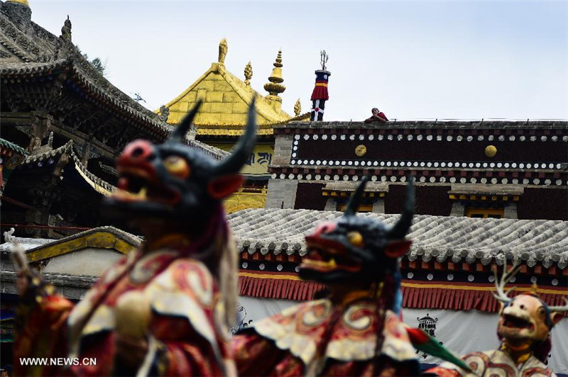 'Tiao Qian' ceremony in China's Qinghai