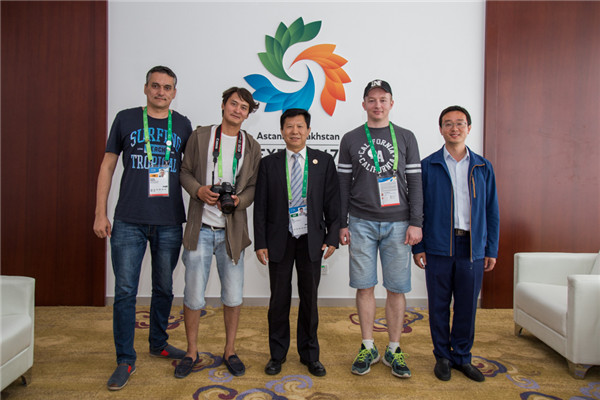 阿斯塔納世博會中國館執(zhí)行館長姚瑞接受哈薩克斯坦國家廣播電視公司采訪