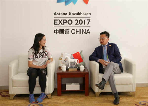 香港青年交流團(tuán)赴阿斯塔納世博會(huì)中國(guó)館參觀交流