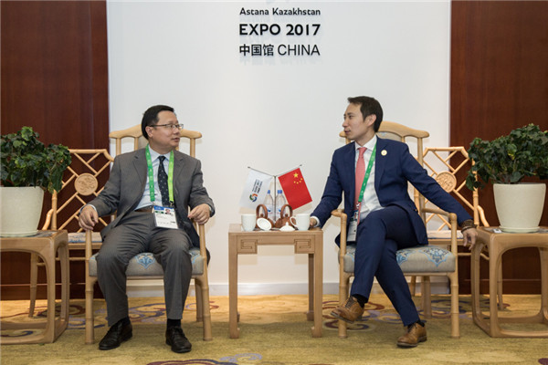 上海市委副秘書長(zhǎng)朱詠雷一行參觀中國(guó)館