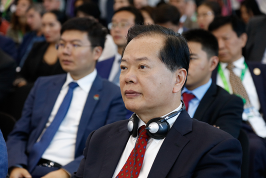 王錦珍副會長與哈薩克斯坦曼吉斯套州州長舉行會談